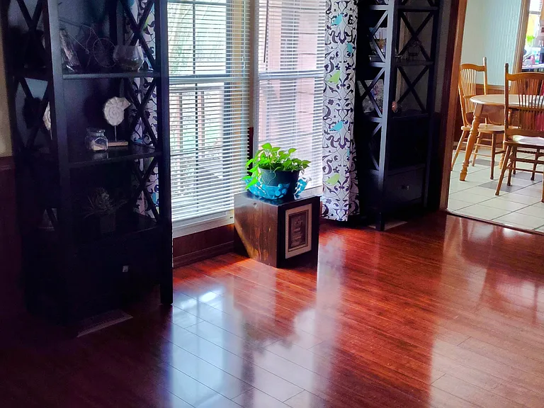 330 McClain Dr — Photo 9