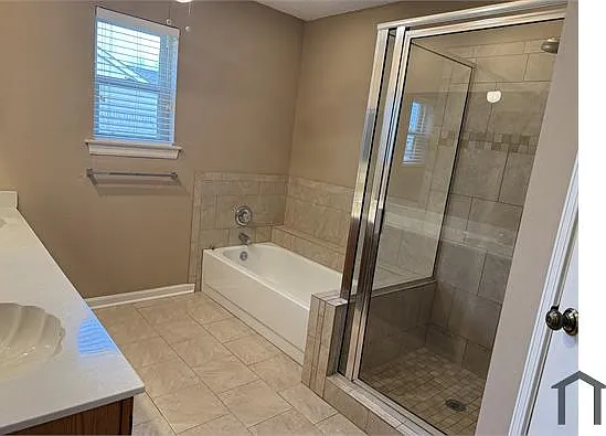 250 Barclay Ave — Photo 2