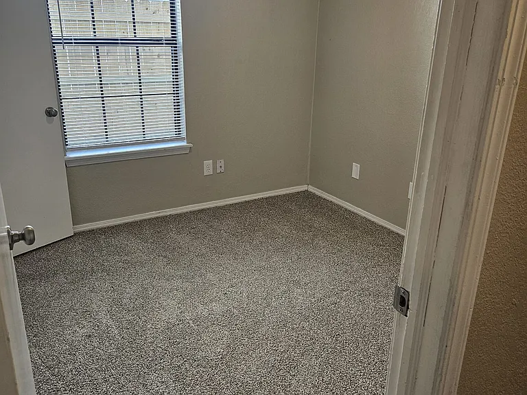 1504 W Madison St — Photo 10