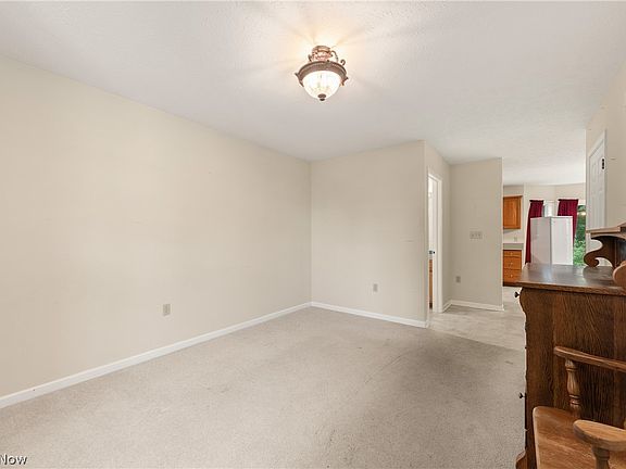 5th image of 25273 Briarwood Ln