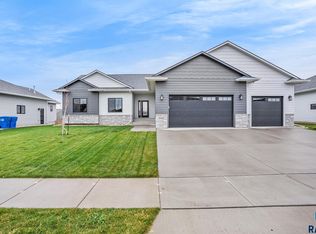 2301 E Mary Moore Dr, Tea, SD 57064