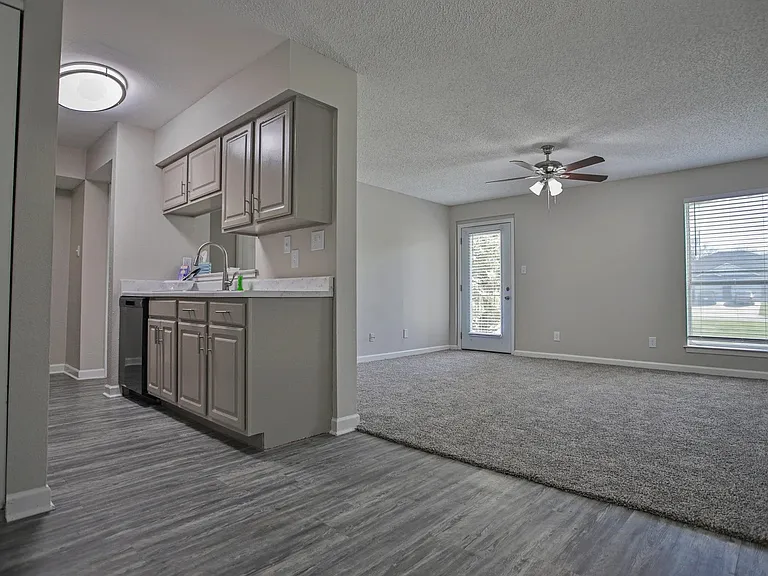 Parks on Taylor Apartment Homes — Photo 7