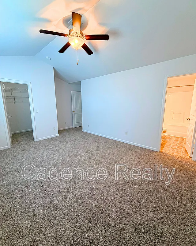 2 bed, 2.5 bath, $1,650 — Photo 4