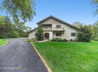 3 Sara Ln, Barrington Hills, IL 60010