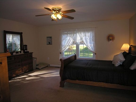 3rd image of 11501 Red Rock Ln
