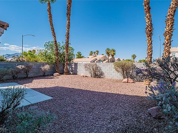 3rd image of 8206 Misty Island Cir