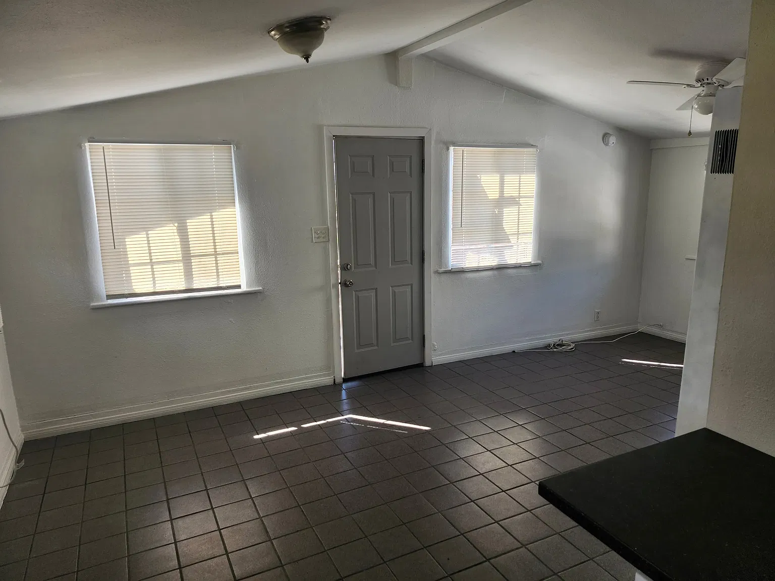 1 bed, 695 sqft, $2,150 — Photo 3