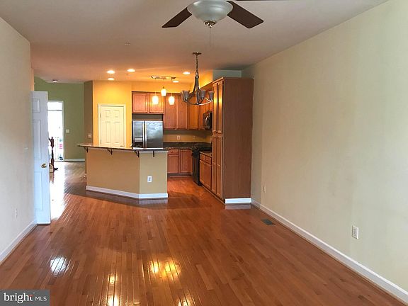 3rd image of 504 Lawson Way