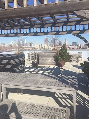 Rented by Alexander Bilu, LREB | media 34