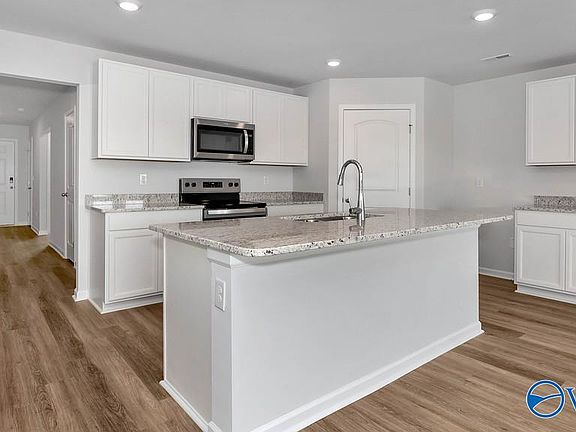 5th image of 409 Moringa Ln