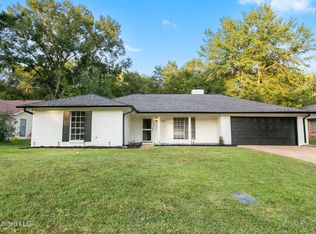 6018 Ferncreek Dr, Jackson, MS 39211