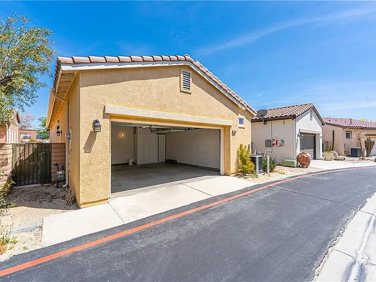 26345 Avenida Quintana — Photo 35
