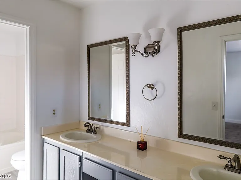 1409 Sycamore Spring Ct — Photo 18