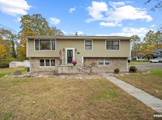 407 Overbrook Rd, Northvale, NJ 07647