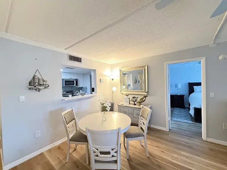 464 N Paula Dr #301 — Photo 6