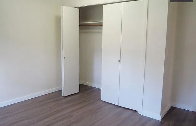 3925 NW Walnut Pl — Photo 3