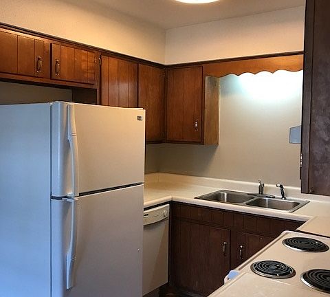 3rd image of 2121 Fairfax Ave APT 10