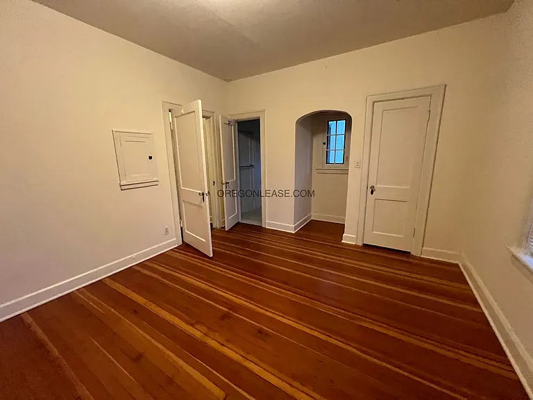 1223 Ferry St #1 — Photo 11
