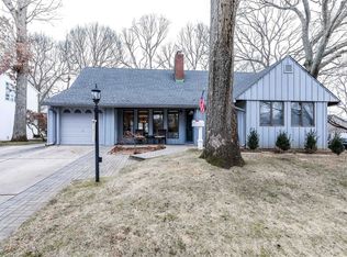 19 Cooper Beach Pl, Merrick, NY 11566