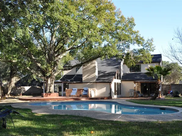 1602 Big Lake Dr, Houston, TX 77077