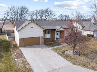 1309 Redbud Ct, Halstead, KS 67056