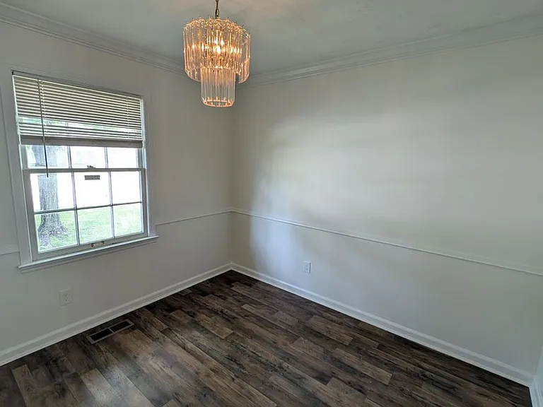 1060 Sandy Springs Rd NW — Photo 9