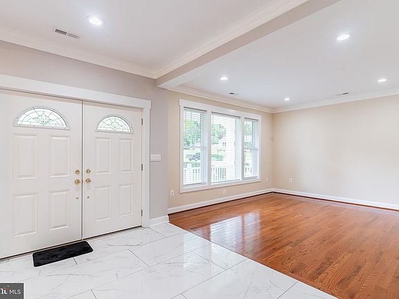 4th image of 3925 Ashwood Pl
