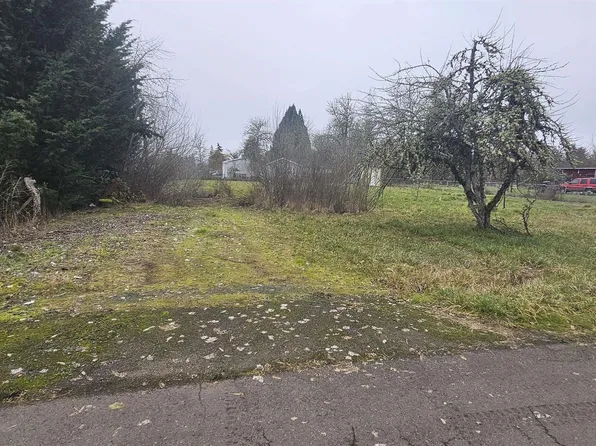 1088 & 1090 38th Ave, Sweet Home, OR 97386