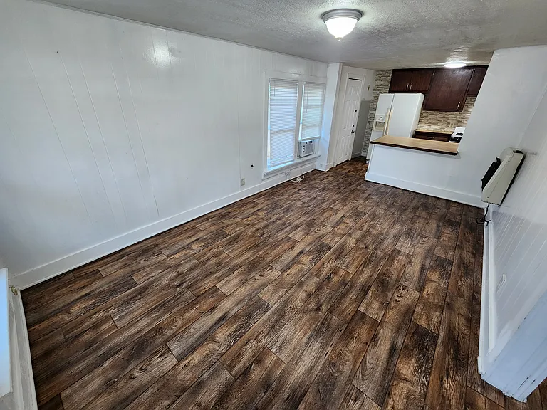 315 S Stonewall St — Photo 5