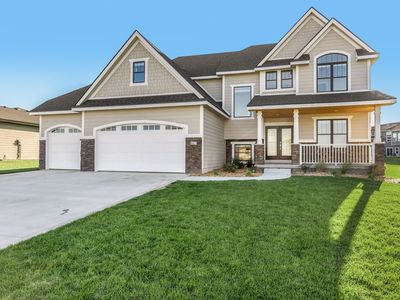 867 83rd St, West Des Moines, IA, 50266