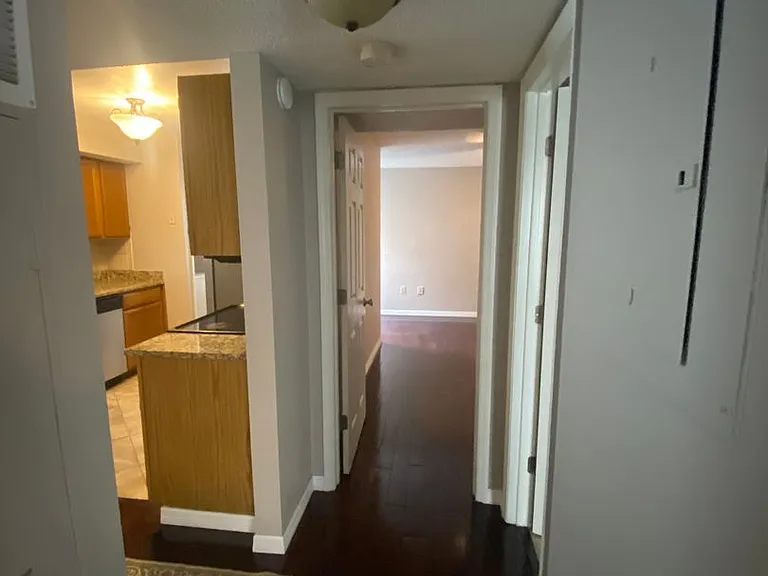 685 Youngstown Pkwy #301 — Photo 6