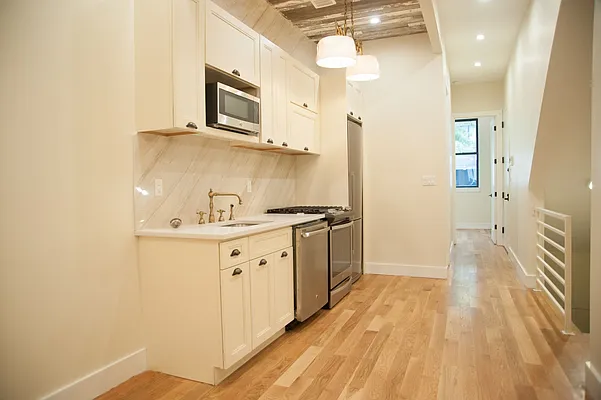 Rented by Nooklyn NYC LLC | media 27