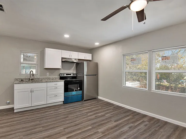 408 Dawson Cir #B — Photo 8