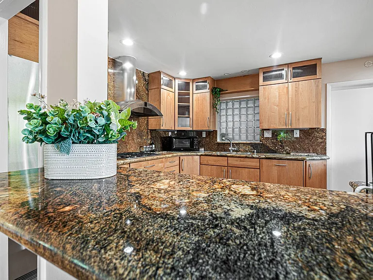 708 NW 6th Dr — Photo 43
