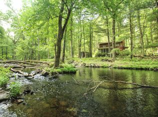 105 Oneida Rd, Shohola, PA 18458