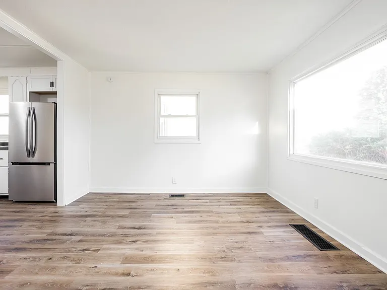 1825 E Legrande Ave — Photo 3