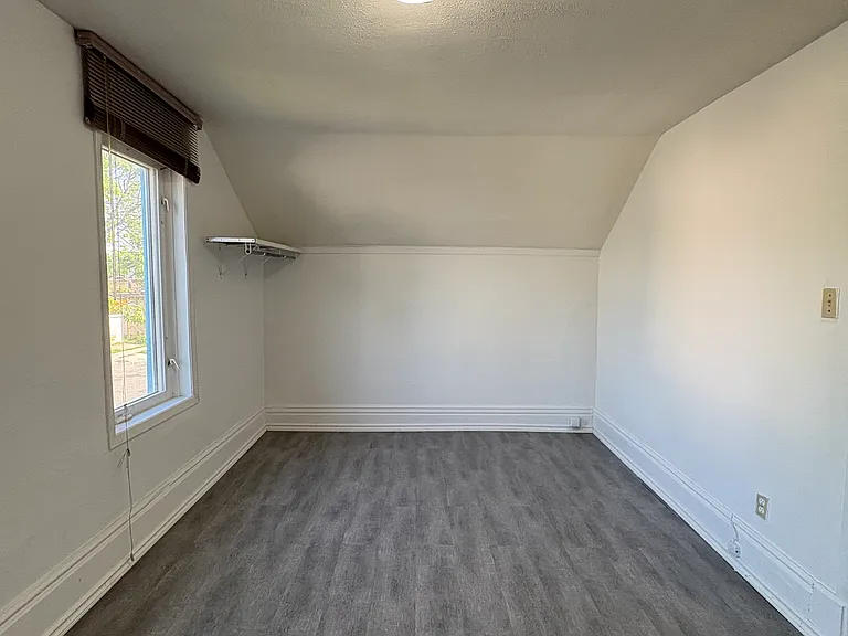 290 Blake St — Photo 11