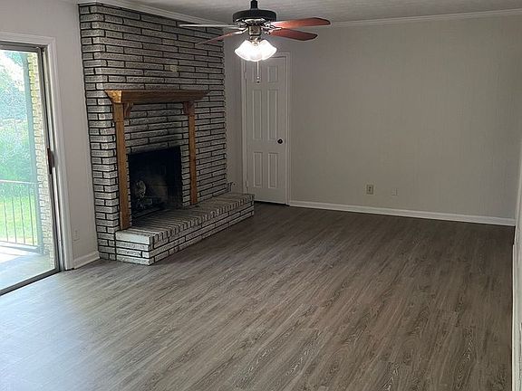 3rd image of 221 Lendon Ln