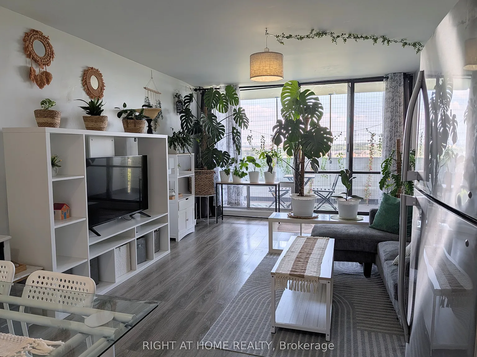 3 bed, $3,000 — Photo 1