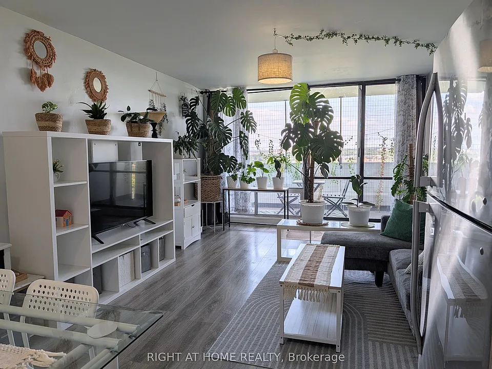 3 Massey Sq #2407