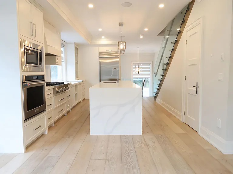 3062 Bayview Ave — Photo 29