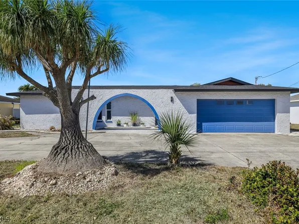 3926 Country Club Blvd, Cape Coral, FL 33904