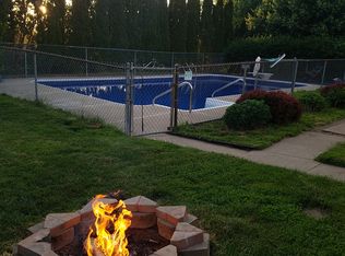 722 Shorecliff Dr, Rochester, NY 14612