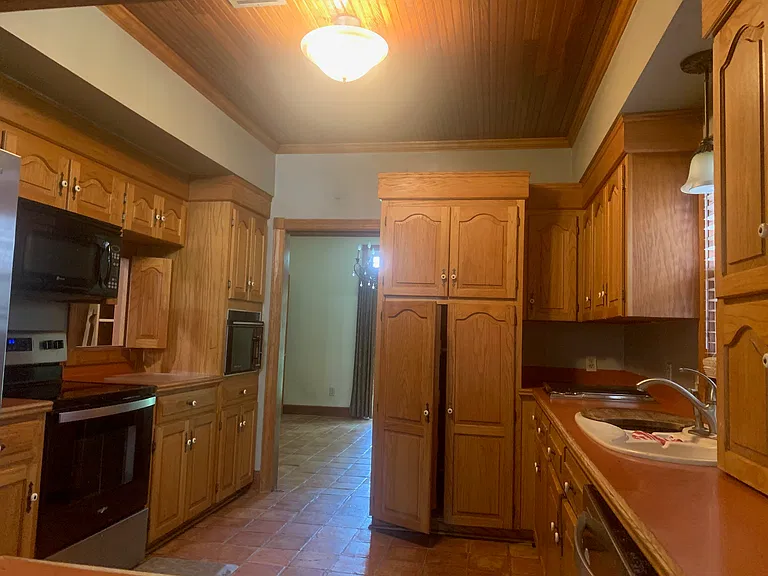 Kitchen/entry to dining