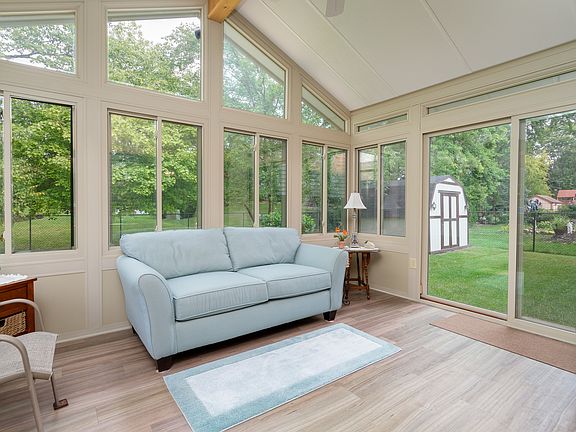 4th image of 17532 Oakwood Dr