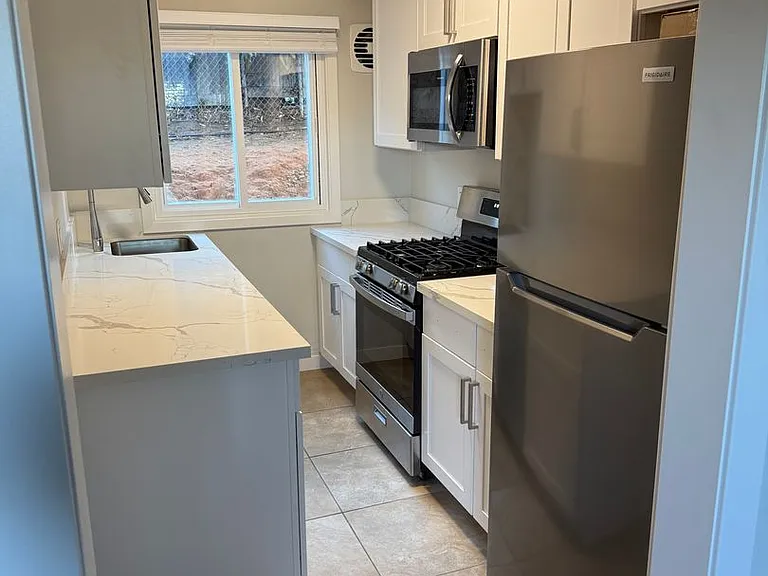 2810 Union — Photo 12