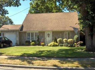 128 Boston Ave, Massapequa, NY 11758