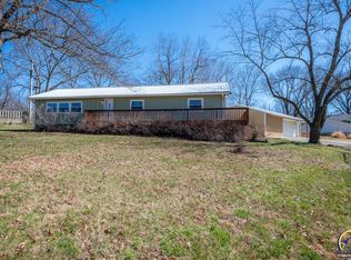 621 W 7th St, Holton, KS 66436