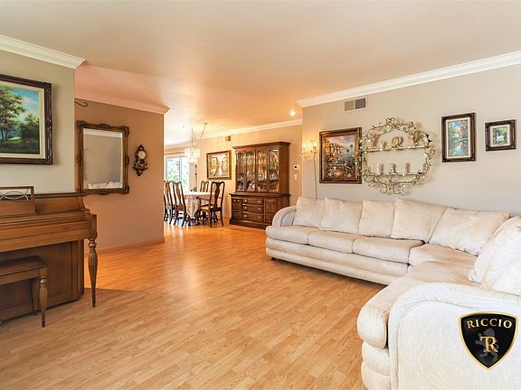 4th image of 60 Marty Ct