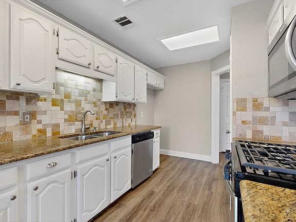 4th image of 1725 Belltower Pl